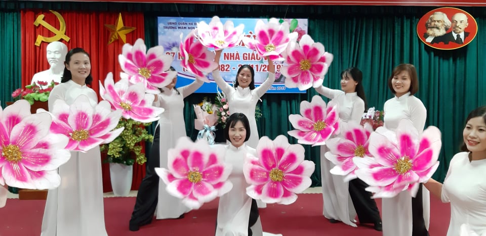 Liên hoàn văn nghệ chào mừng ngày nhà giáo Việt Nam 20-11